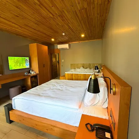 فندق Navy & Arnavutkoy