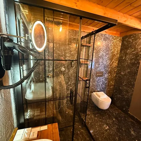 فندق Navy & Arnavutkoy