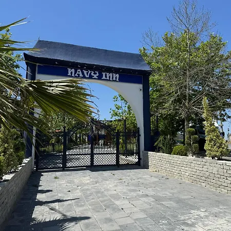 Hotel Navy *