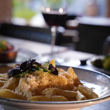 فندق Navy & Arnavutkoy